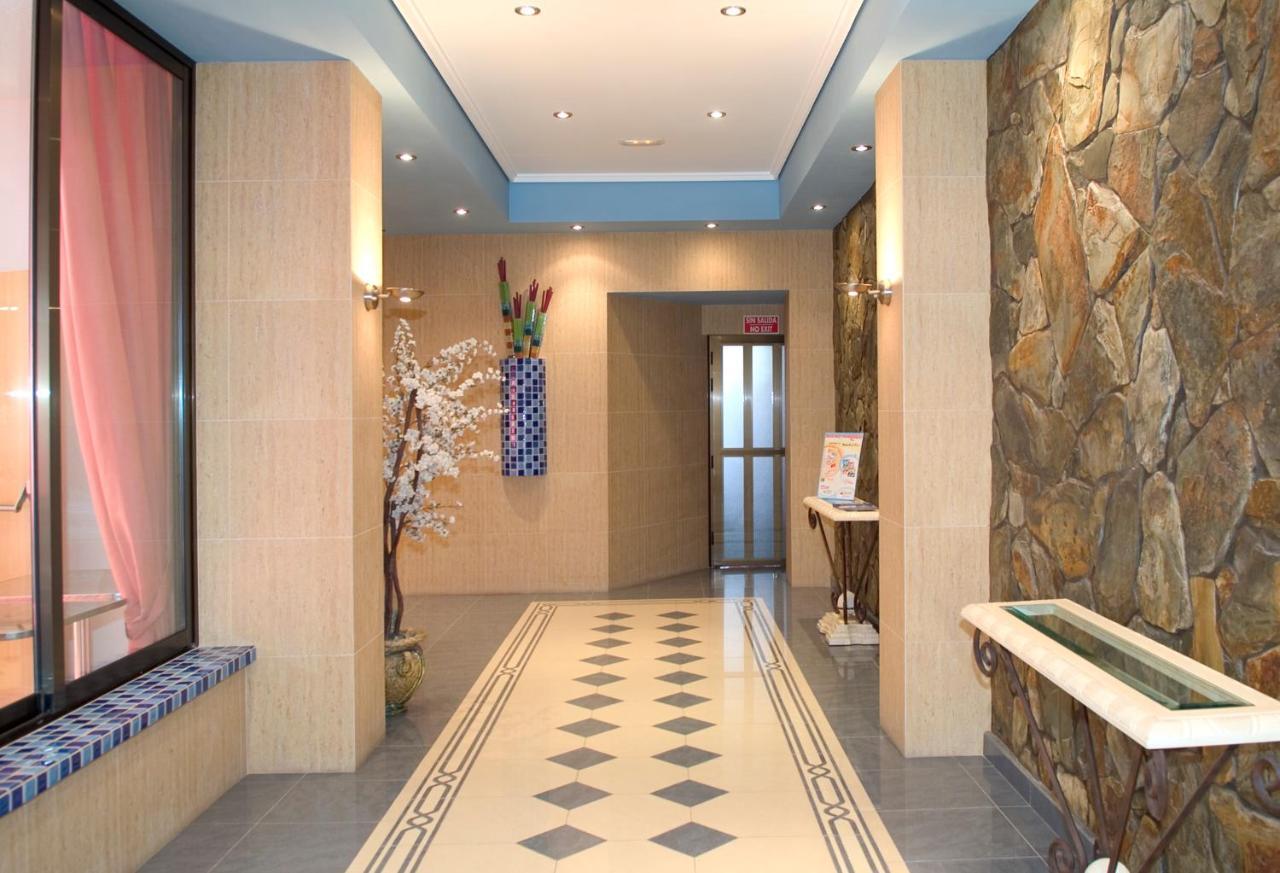 Hotel L'Escala クリェラ エクステリア 写真