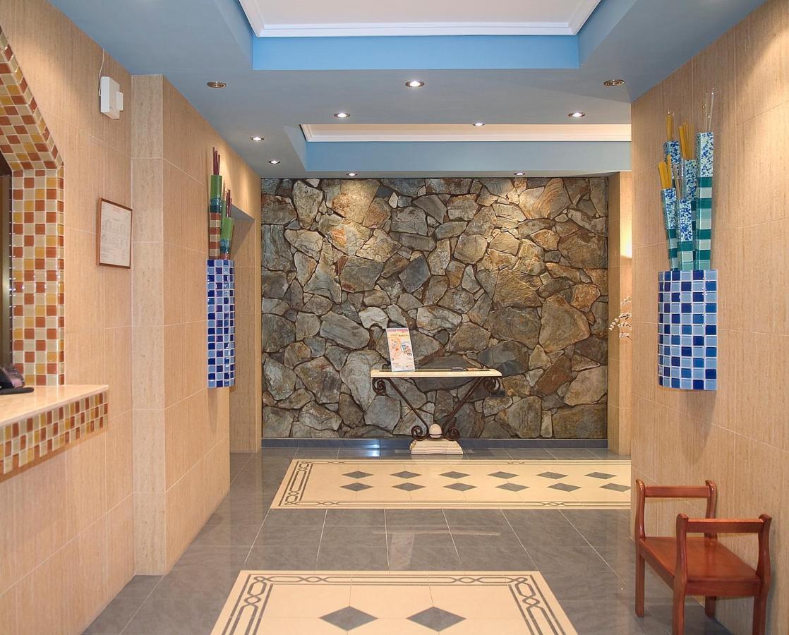 Hotel L'Escala クリェラ エクステリア 写真